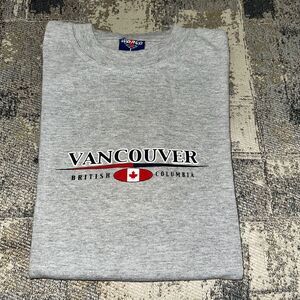 World Vancouver Canada T Shirt Mens Large Gray Y2K Tee Destination Travel